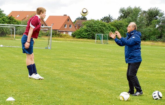 Rüdiger Abramczik fordert und fördert seine Schützlinge